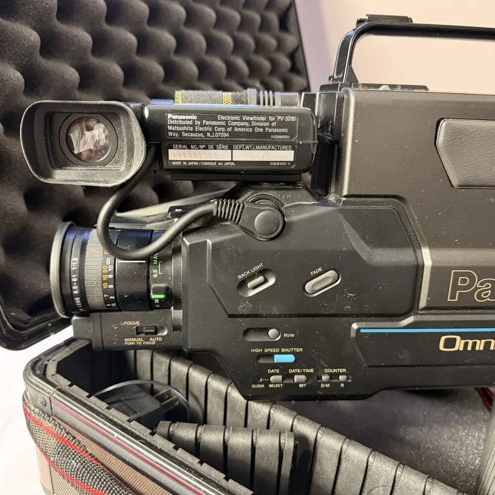 Panasonic OmniMovie VHS PV-320D Handheld Camcorder with Case & accessories
